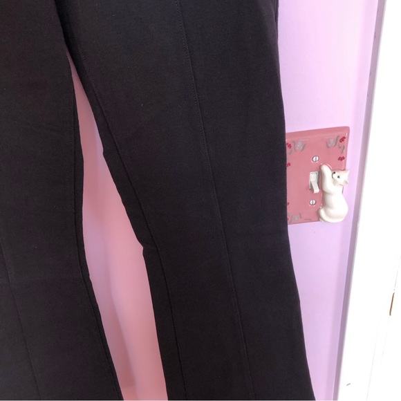 American Eagle Stretchy Black Cropped Flare Pants with Zipper - Picture 5 of 9